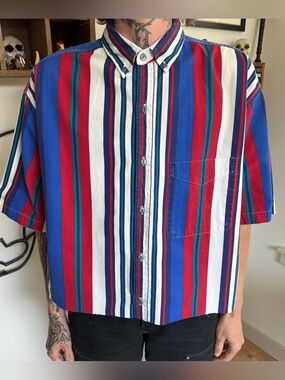Vintage 80s 90s Cropped Boxy Striped Button Down Shirt ~ Size Medium